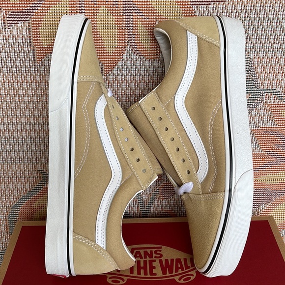 Vans WMNS Old Skool
Taos Taupe
VN0A3WKTYUU
Sneakers G - Picture 12 of 16